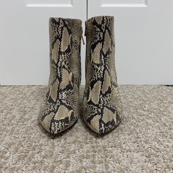Sam Edelman Snakeskin Block Heel Ankle Boots 9.5 Pointed Toe Chic Fall - Picture 4 of 10